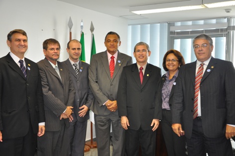 Imagem da notícia SENADORES POTIGUARES RECEBEM A FENAFISCO